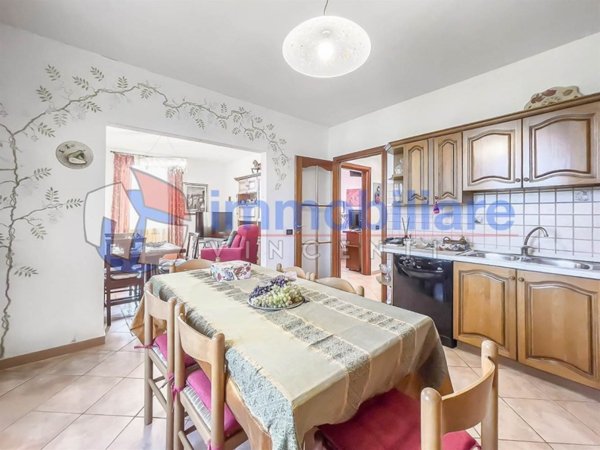 casa indipendente in vendita a Sarzana