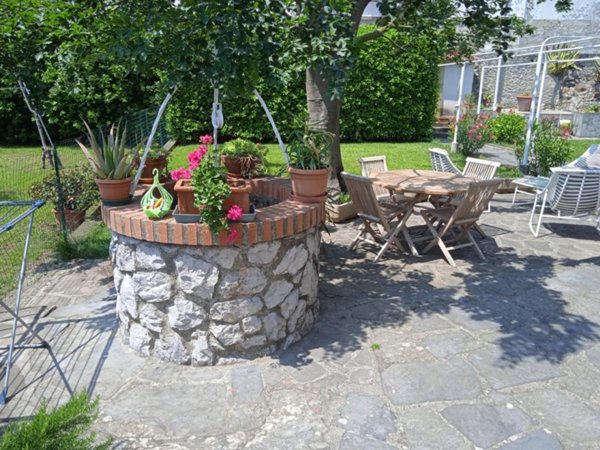 casa indipendente in vendita a Sarzana