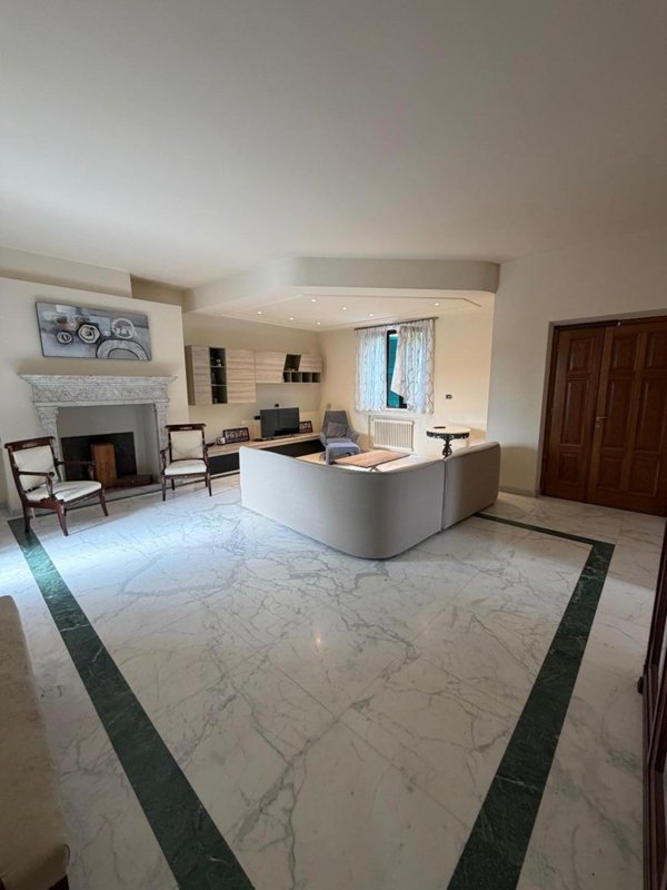 appartamento in vendita a Sarzana