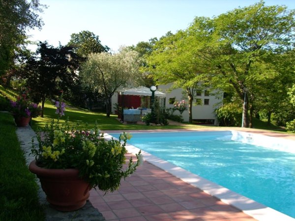 casa indipendente in vendita a Sarzana