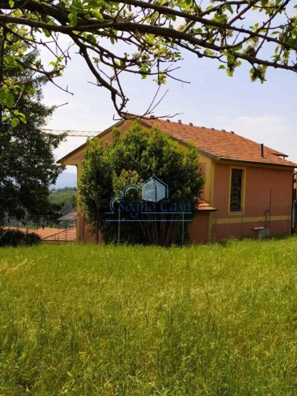 casa indipendente in vendita a Sarzana in zona Falcinello