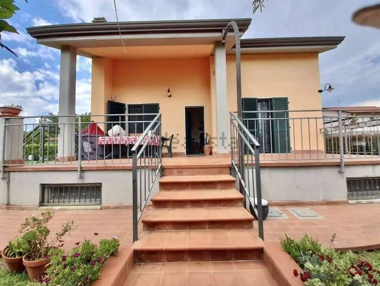 casa indipendente in vendita a Sarzana in zona San Lazzaro