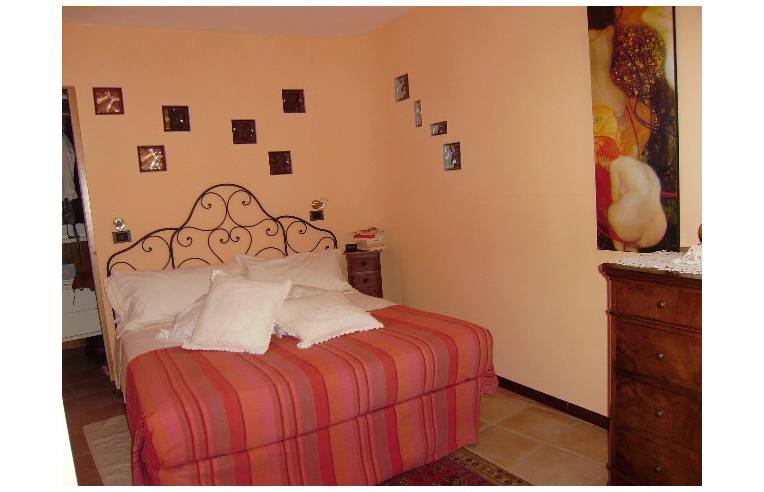 casa indipendente in vendita a Sarzana in zona Falcinello