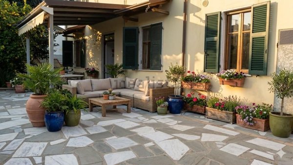 casa indipendente in vendita a Sarzana