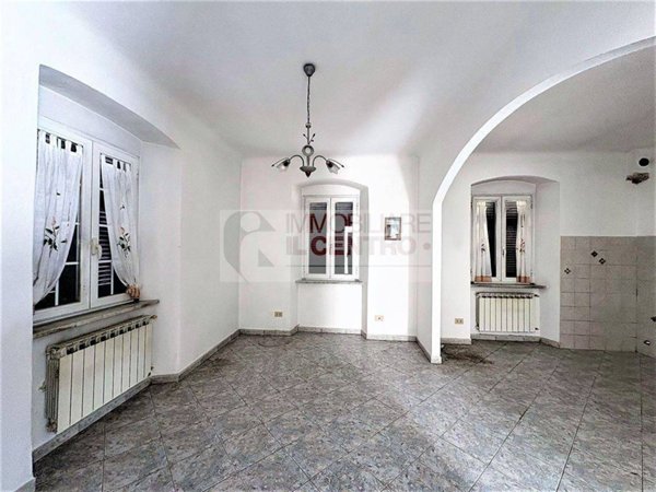 casa indipendente in vendita a Sarzana