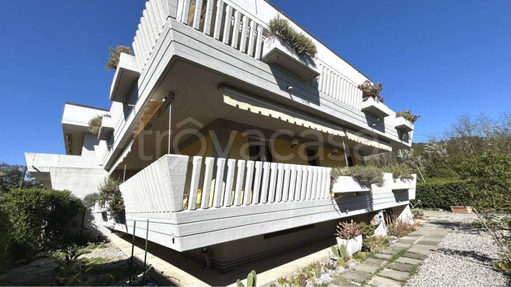 appartamento in vendita a Sarzana in zona Marinella di Sarzana