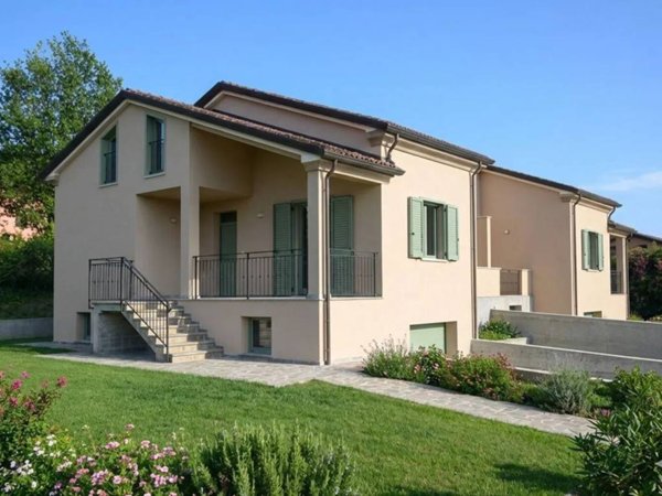 casa indipendente in vendita a Sarzana in zona Falcinello