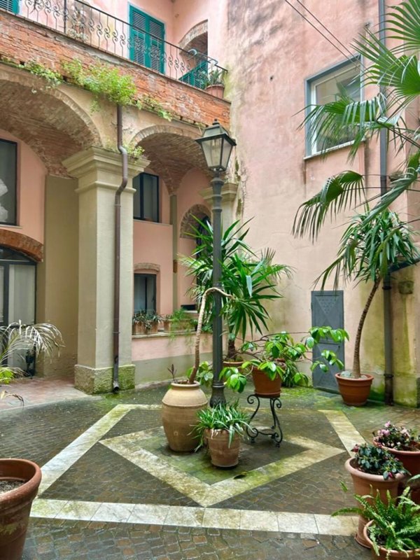 ufficio in vendita a Sarzana