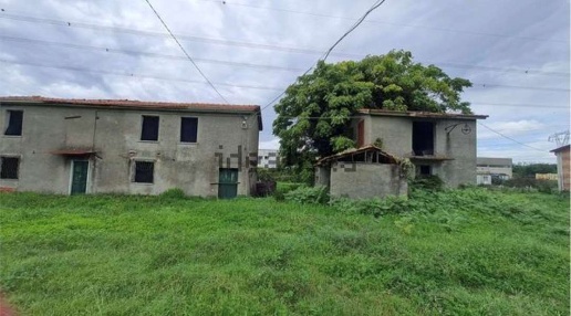 casale in vendita a Sarzana