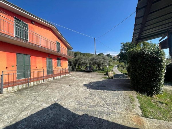 casa indipendente in vendita a Sarzana in zona Falcinello