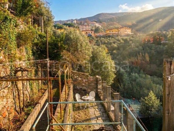 appartamento in vendita a Sarzana in zona Falcinello