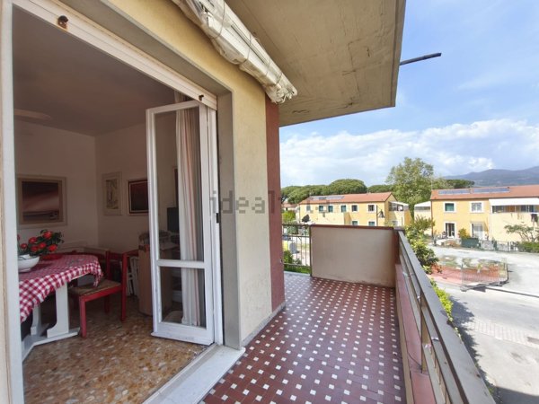 appartamento in vendita a Sarzana in zona Marinella di Sarzana