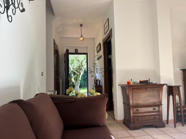 casa indipendente in vendita a Sarzana