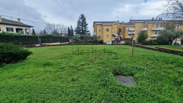 casa indipendente in vendita a Sarzana