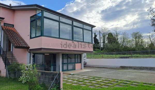 casa indipendente in vendita a Sarzana