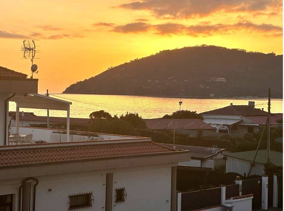 appartamento in vendita a Sarzana in zona Marinella di Sarzana