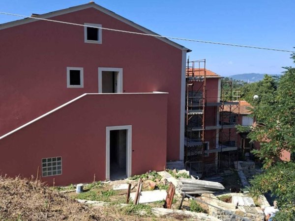 casa indipendente in vendita a Sarzana in zona Falcinello