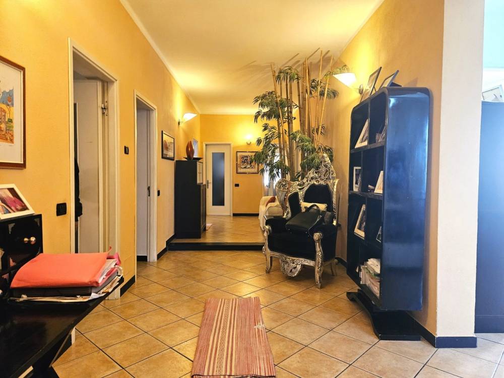 casa indipendente in vendita a Sarzana