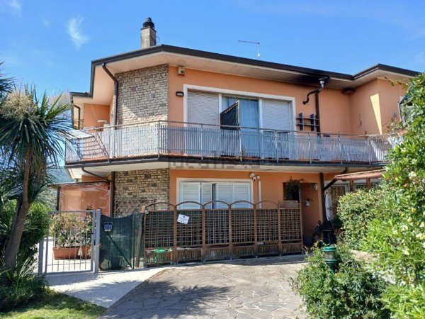 appartamento in vendita a Sarzana