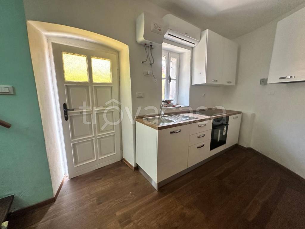 casa indipendente in vendita a Sarzana