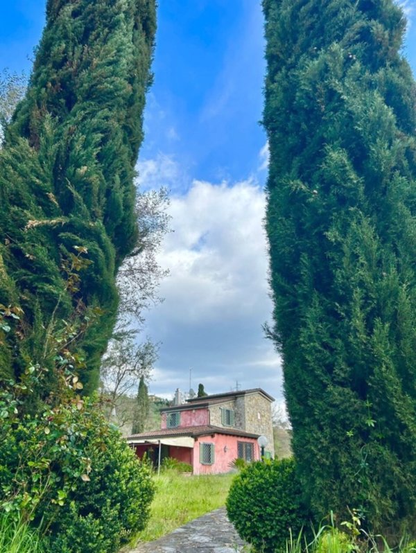 casa indipendente in vendita a Sarzana