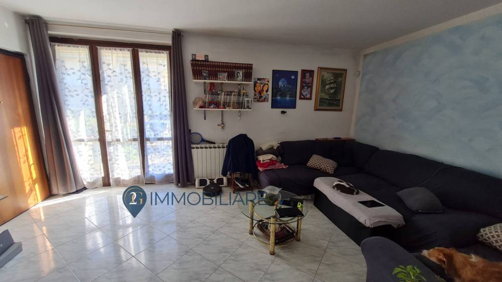 casa indipendente in vendita a Sarzana