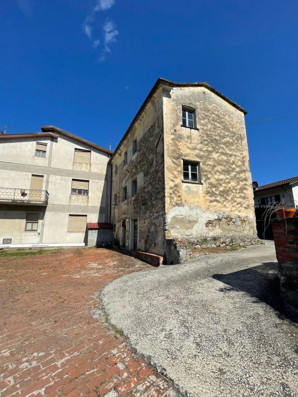 quadrivano in vendita a Sarzana