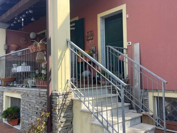 casa indipendente in vendita a Sarzana in zona Falcinello