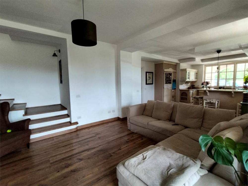 casa indipendente in vendita a Sarzana