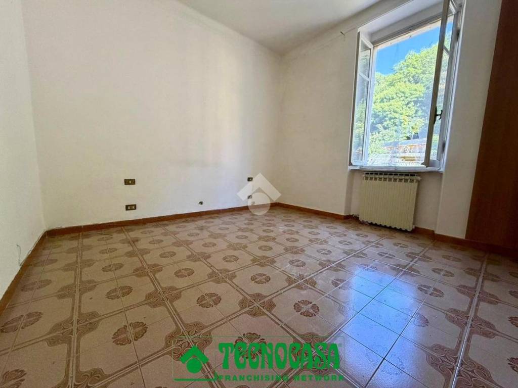 casa indipendente in vendita a Sarzana