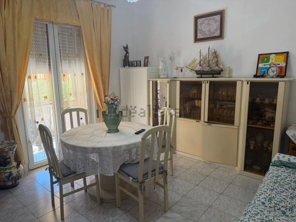 casa semindipendente in vendita a Sarzana