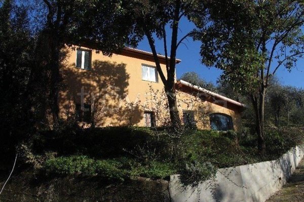 casa indipendente in vendita a Sarzana