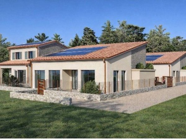 casa indipendente in vendita a Sarzana