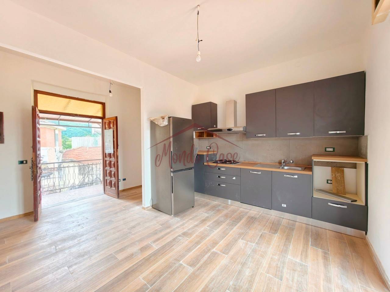 casa indipendente in vendita a Sarzana