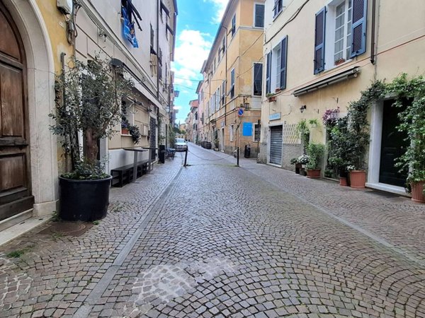 appartamento in vendita a Sarzana