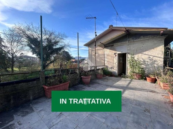 casa indipendente in vendita a Sarzana