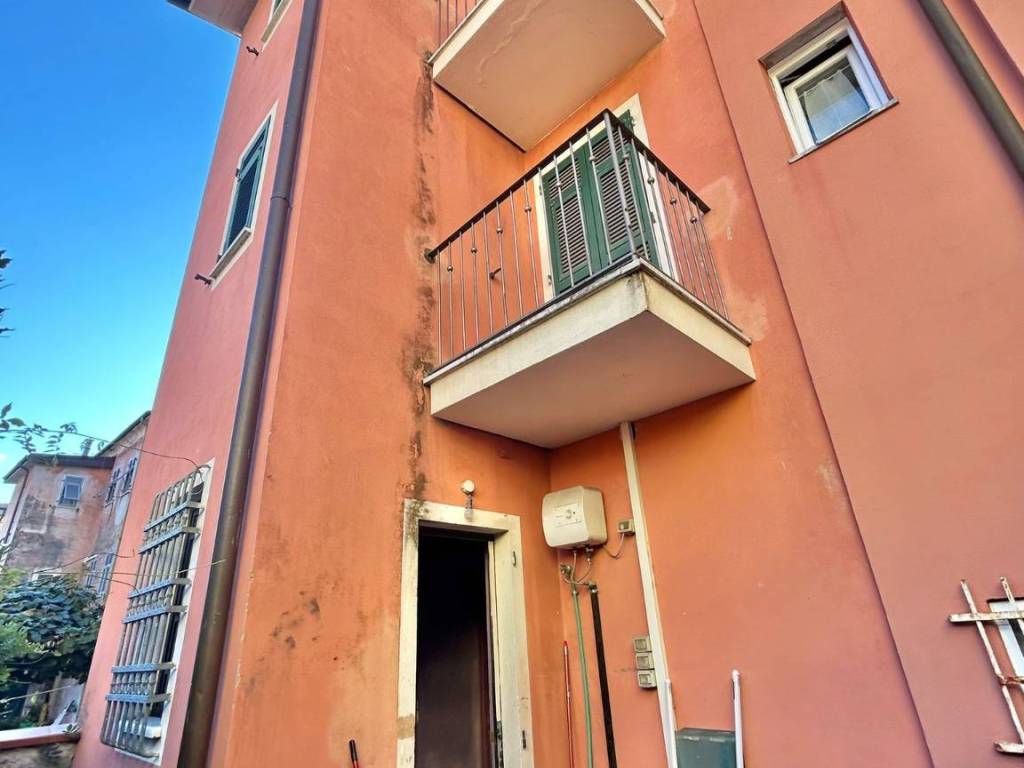 negozio in vendita a Sarzana