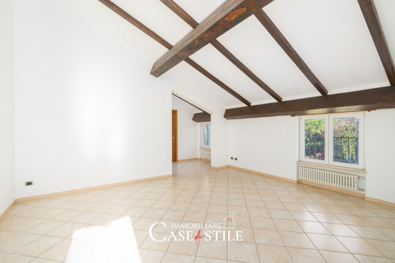 casa indipendente in vendita a Sarzana