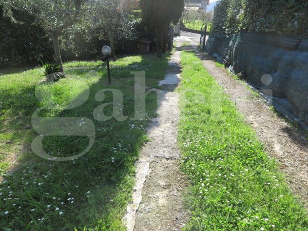 casa indipendente in vendita a Sarzana