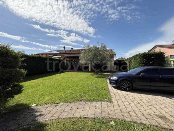 casa indipendente in vendita a Sarzana