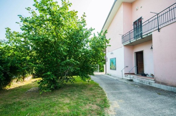 casa indipendente in vendita a Sarzana