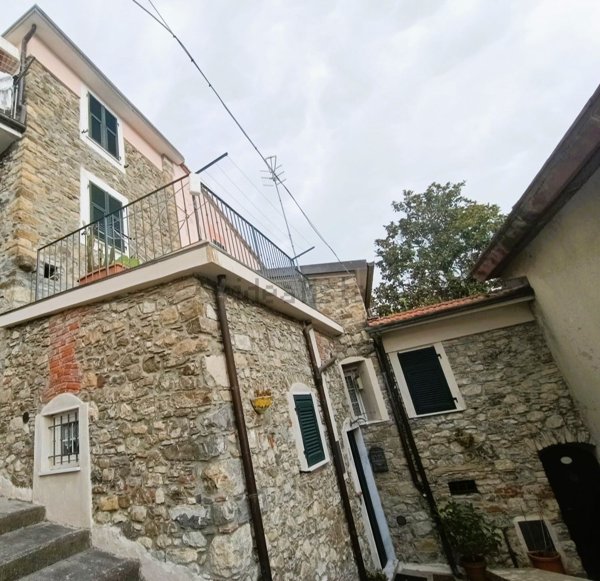 appartamento in vendita a Sarzana in zona Falcinello