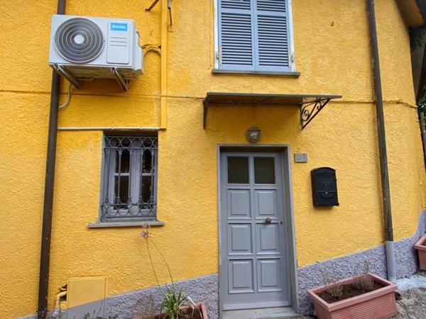 casa indipendente in vendita a Sarzana