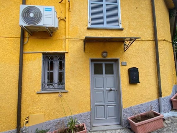 casa indipendente in vendita a Sarzana