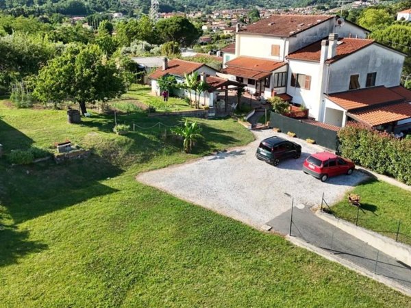 casa indipendente in vendita a Sarzana in zona San Lazzaro