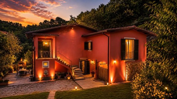 casa indipendente in vendita a Sarzana in zona Falcinello