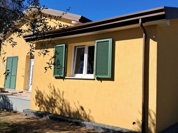 casa indipendente in vendita a Sarzana