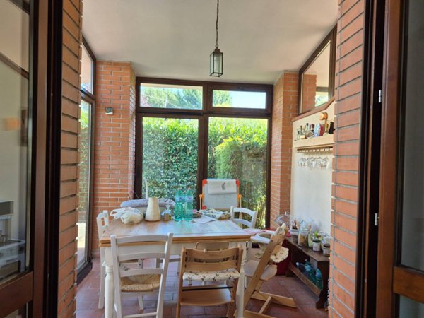 casa indipendente in vendita a Sarzana
