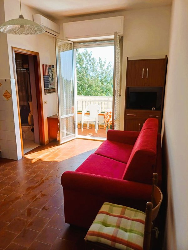 appartamento in vendita a Sarzana in zona Marinella di Sarzana
