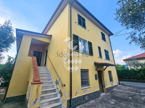 casa indipendente in vendita a Sarzana in zona San Lazzaro